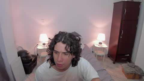 Lian online show from April 1, 1:39 am