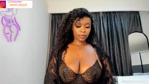 Snapshot of sweetlipsy chatting on October 4, 1:03 am sweetlipsy online show from October 4, 1:03 am