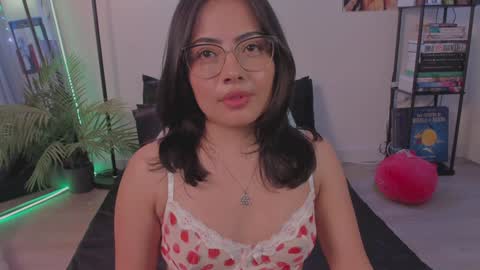 Lizzy online show from December 6, 2:13 am