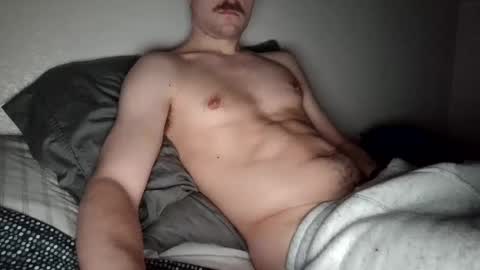 Snapshot of sweetlou22 chatting on January 4, 4:33 am sweetlou22 online show from January 4, 4:33 am