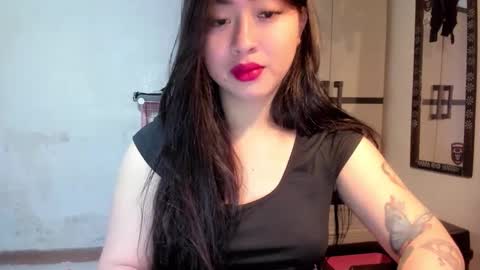 Snapshot of sweetlovepinay04 chatting on December 6, 5:11 pm Zoe online show from December 6, 5:11 pm