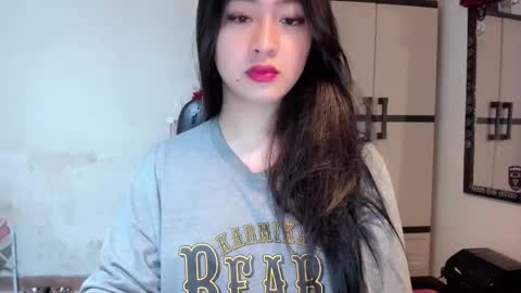 Snapshot of sweetlovepinay04 chatting on January 1, 8:37 pm Zoe online show from January 1, 8:37 pm