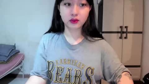 Snapshot of sweetlovepinay04 chatting on January 2, 8:28 am Zoe online show from January 2, 8:28 am