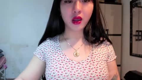 Snapshot of sweetlovepinay04 chatting on January 6, 2:58 am Zoe online show from January 6, 2:58 am