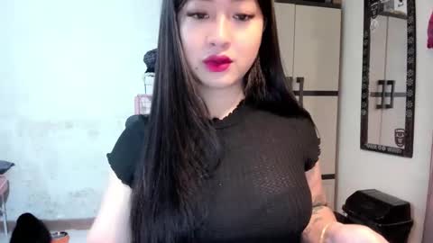 Snapshot of sweetlovepinay04 chatting on February 27, 1:27 am Zoe online show from February 27, 1:27 am