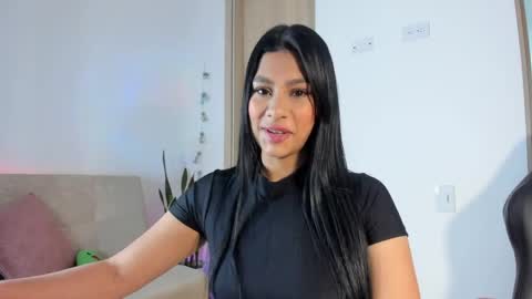 Snapshot of sweetluna___ chatting on March 31, 1:33 pm instagram sweetluna 0 online show from March 31, 1:33 pm