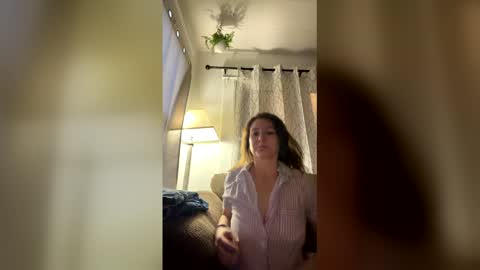 Snapshot of sweetluxxx0 chatting on April 3, 11:58 pm sweetluxxx0 online show from April 3, 11:58 pm