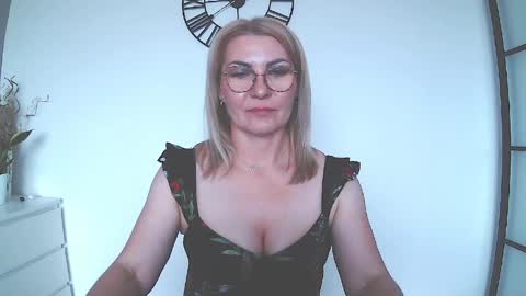 sweetmarthaaa online show from May 11, 11:16 am