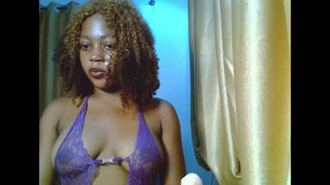 Snapshot of sweetmila9 chatting on April 6, 5:41 am sweetmila9 online show from April 6, 5:41 am