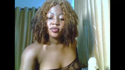 Snapshot of sweetmila9 chatting on April 8, 5:07 am sweetmila9 online show from April 8, 5:07 am