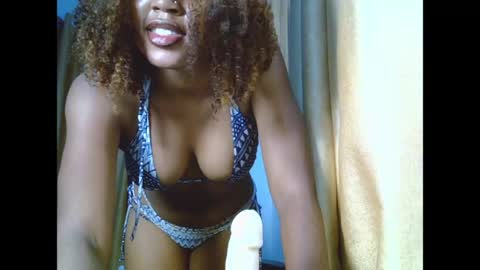 Snapshot of sweetmila9 chatting on April 11, 6:51 am sweetmila9 online show from April 11, 6:51 am