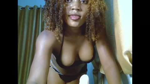 Snapshot of sweetmila9 chatting on April 12, 4:06 am sweetmila9 online show from April 12, 4:06 am