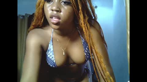 Snapshot of sweetmila9 chatting on May 1, 11:37 am sweetmila9 online show from May 1, 11:37 am