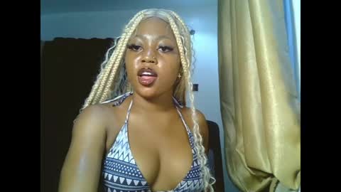 Snapshot of sweetmila9 chatting on June 7, 6:28 am sweetmila9 online show from June 7, 6:28 am