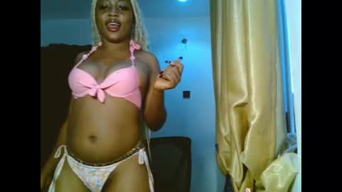 Snapshot of sweetmila9 chatting on June 16, 6:27 am sweetmila9 online show from June 16, 6:27 am