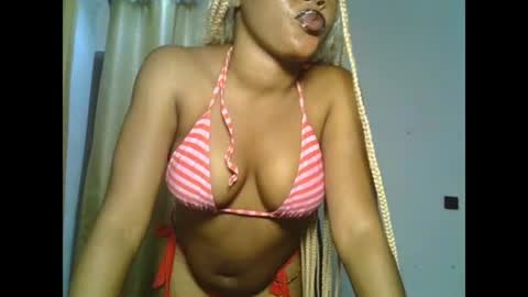 Snapshot of sweetmila9 chatting on July 5, 6:20 am sweetmila9 online show from July 5, 6:20 am