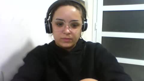 Snapshot of sweetmoonns2 chatting on October 17, 11:51 pm sweetmoonns2 online show from October 17, 11:51 pm