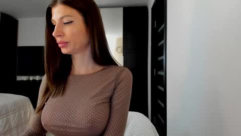 Nicole online show from September 30, 6:07 am