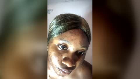 Snapshot of sweetness755325 chatting on December 22, 1:19 pm sweetness755325 online show from December 22, 1:19 pm