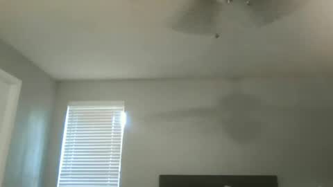 Snapshot of sweetness_cool chatting on June 15, 7:27 pm sweetness_cool online show from June 15, 7:27 pm