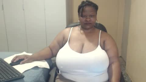Snapshot of sweetnoziexxx chatting on September 22, 5:09 am sweetnoziexxx online show from September 22, 5:09 am