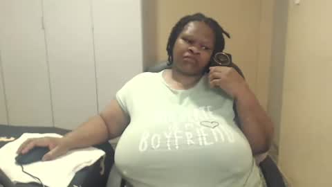 Snapshot of sweetnoziexxx chatting on October 25, 5:08 pm sweetnoziexxx online show from October 25, 5:08 pm