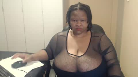 Snapshot of sweetnoziexxx chatting on October 28, 5:55 am sweetnoziexxx online show from October 28, 5:55 am