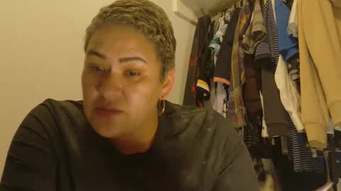 Snapshot of sweetp3ach29 chatting on January 1, 5:01 am sweetp3ach29 online show from January 1, 5:01 am