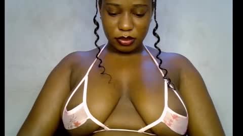 Snapshot of sweetpetitgirl chatting on March 16, 6:39 am LILY BRANDY online show from March 16, 6:39 am