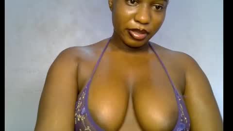 Snapshot of sweetpetitgirl chatting on March 17, 9:34 am LILY BRANDY online show from March 17, 9:34 am