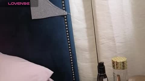 Snapshot of sweetpuddles chatting on March 6, 12:18 am sweetpuddles online show from March 6, 12:18 am