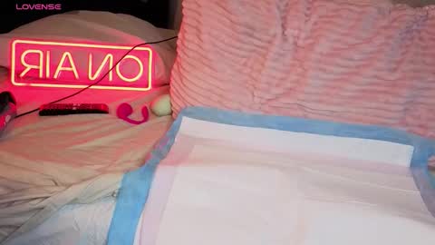 Snapshot of sweetpuddles chatting on March 23, 4:00 pm sweetpuddles online show from March 23, 4:00 pm