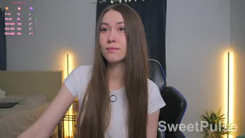 Snapshot of sweetpulse_ chatting on April 6, 8:21 pm Rose online show from April 6, 8:21 pm