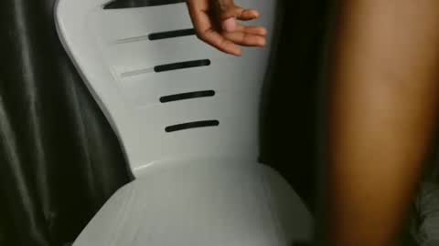 Snapshot of sweetpussy135 chatting on March 23, 9:02 am slim ivy online show from March 23, 9:02 am