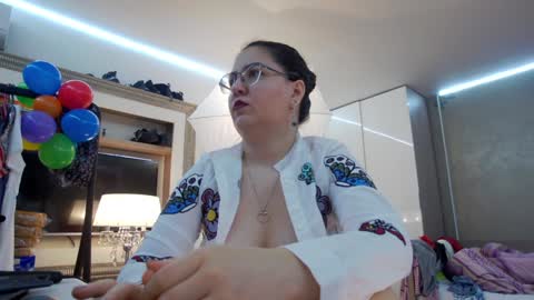 SweetRaisa online show from December 28, 11:37 pm
