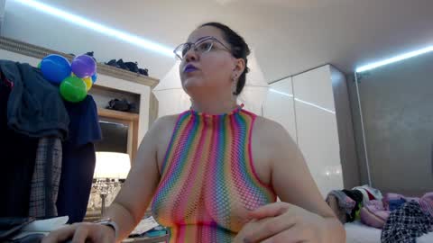 SweetRaisa online show from December 31, 12:11 am