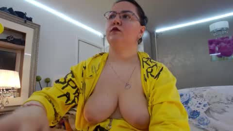Snapshot of sweetraisa chatting on March 25, 3:07 pm SweetRaisa online show from March 25, 3:07 pm
