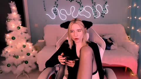 Snapshot of sweetrichal chatting on December 15, 1:24 am sweetrichal online show from December 15, 1:24 am