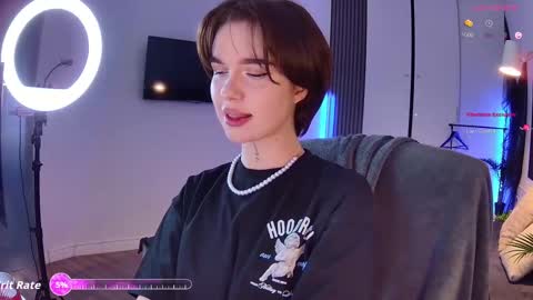 Alice online show from March 21, 9:29 pm