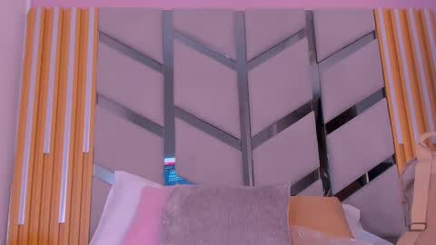 Snapshot of sweetsalome_01 chatting on March 22, 3:26 pm sweetsalome_01 online show from March 22, 3:26 pm