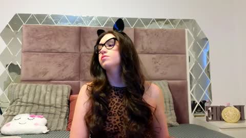Snapshot of sweetscribe chatting on December 4, 6:44 am SweetScribe online show from December 4, 6:44 am