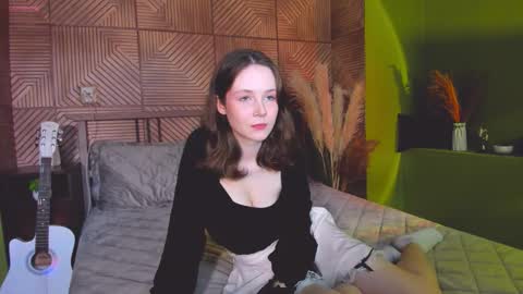 Snapshot of sweetshy_ chatting on September 9, 1:32 pm Alice online show from September 9, 1:32 pm