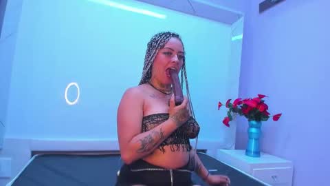 Snapshot of sweetsinsn_ chatting on October 27, 8:35 pm Sweetsinsn  online show from October 27, 8:35 pm