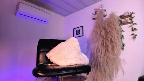 sweetsivonnyts online show from June 23, 5:38 am