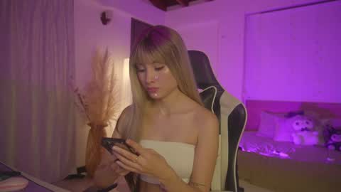 Snapshot of sweett_catt1 chatting on March 5, 3:18 am Cat independent model online show from March 5, 3:18 am