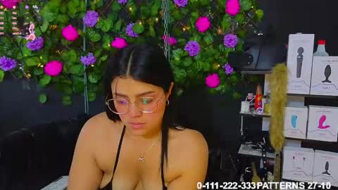 Snapshot of sweett_mollyy chatting on April 21, 4:45 pm Molly - INDEPENDENT MODEL online show from April 21, 4:45 pm
