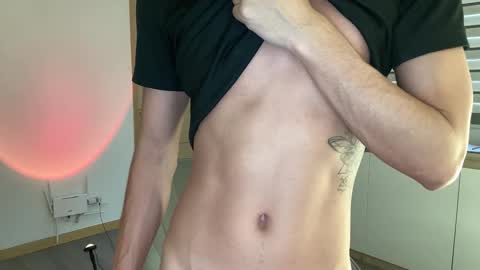 Andy  online show from November 10, 5:45 pm