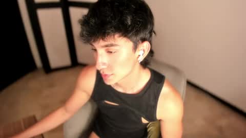 Snapshot of sweettaaron chatting on April 28, 2:27 am Andy online show from April 28, 2:27 am