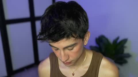 Snapshot of sweettaaron chatting on June 7, 12:59 am Andy online show from June 7, 12:59 am