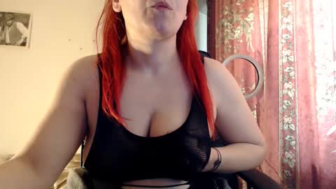 Snapshot of sweettanne chatting on April 15, 10:33 am SweettAnne online show from April 15, 10:33 am